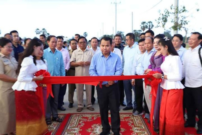 ពិធី​សម្ពោធ​ដាក់ឱ្យ​ប្រើប្រាស់​ជា​ផ្លូវការ​ផ្លូវ​បេតុង​អា​មេ ២​ខ្សែ ប្រវែង ១,៧៨០​ម៉ែត្រ នៅ​ស្រុក​អង្គស្នួល ខេត្ត​កណ្ដាល​