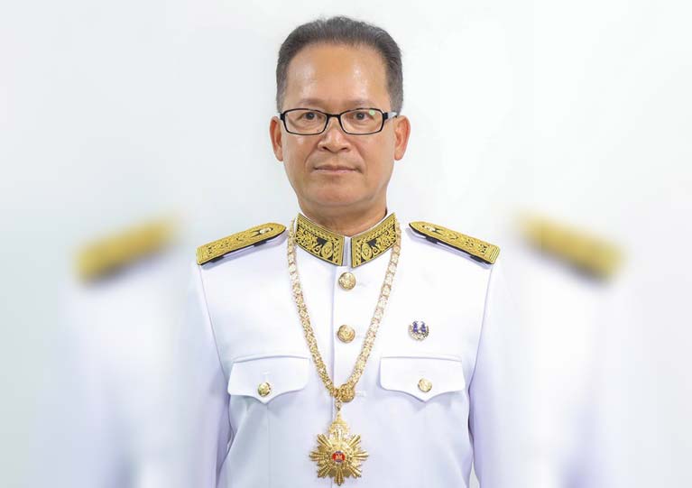 ឯកឧត្តម​បណ្ឌិត អ៊ាង សុផល្លែត ជា​រដ្ឋមន្ត្រី​មួយរូប ក្នុង​រដ្ឋាភិបាល​កម្ពុជា នៃ​អាណត្តិ​ទី​៧ ដែល​អនុវត្ត​តាម​ច្បាប់ ទាំង​ក្នុង​ក្របខណ្ឌ​រដ្ឋ ដោយ​មិន​មាន​ការ​លំអៀង​នោះឡើយ​