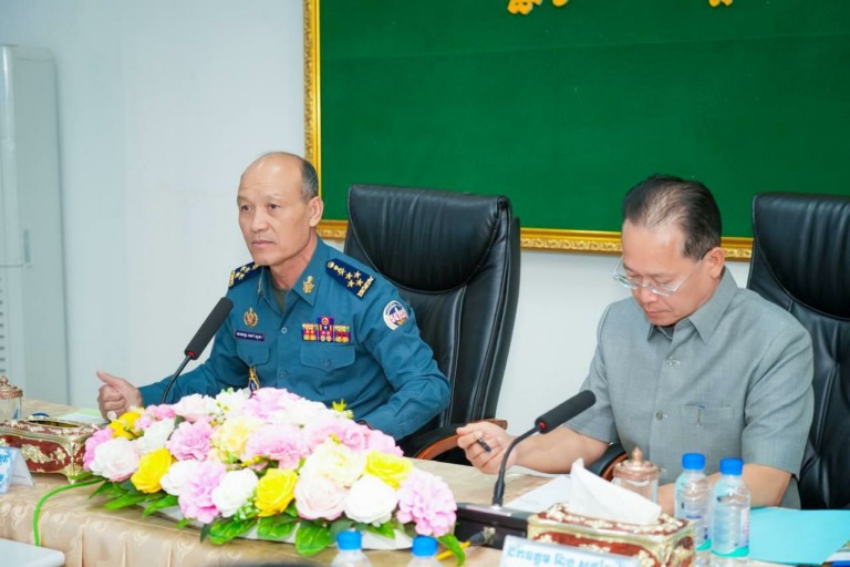 មេបញ្ជាការ​កងរាជអាវុធហត្ថ លើ​ផ្ទៃ​ប្រទេស និង​រដ្ឋ​មន្ត្រី​បរិស្ថាន ដឹកនាំ​កិច្ចប្រជុំ​រៀបចំ​ផែនការ​យុទ្ធសាស្ត្រ ក្នុង​យុទ្ធនាការ​រួម ទប់ស្កាត់ និង​បង្ក្រាប​បទល្មើស​ធនធាន​ធម្មជាតិ ក្នុង​ភូមិសាស្ត្រ​ខេត្ត​ពោធិ៍សាត់​