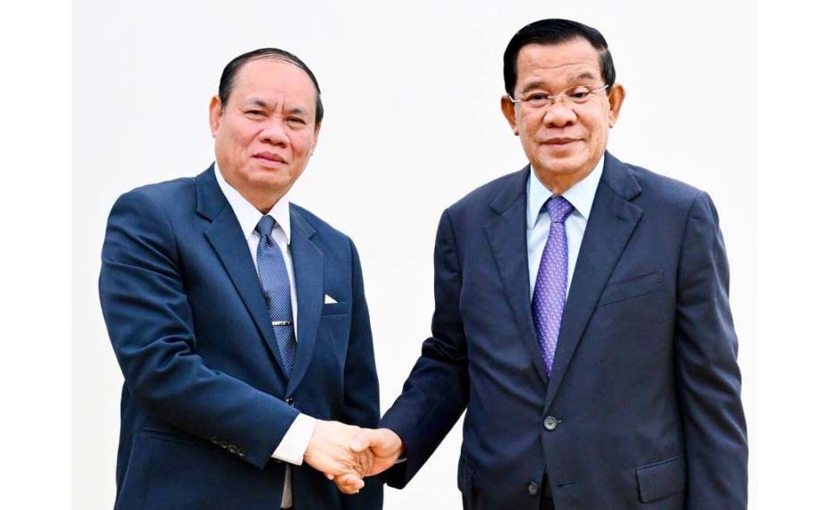 សម្ដេច​តេជោ ហ៊ុន សែន ទទួល​ជួប​ពិភាក្សា​ការងារ​ជាមួយ រដ្ឋមន្ត្រី​ក្រសួង​សន្តិសុខ​សាធារណៈ នៃ​សាធារណរដ្ឋ​ប្រជាធិបតេយ្យ​ប្រជាមានិត​ឡាវ​