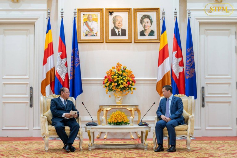 ​សម្តេច​ធិបតី ហ៊ុន ម៉ា​ណែ​ត បានអនុញ្ញាត​ឱ្យ ឯកឧត្តម នាយ​ឧត្តមសេនីយ៍ វិល័យ ឡា​ខាំ​ហ្វង​(Vilay Lakhamphong) ឧបនាយករដ្ឋមន្ត្រី រដ្ឋមន្ត្រី​ក្រសួង​សន្តិសុខ​សាធារណៈ​ឡាវ ចូលជួប​សម្តែង​ការគួរសម និង​ពិភាក្សា​ការងារ​
