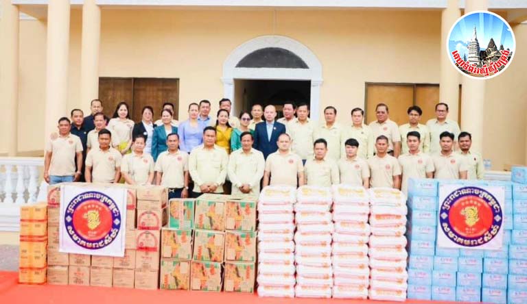 ​ពិធី​សំណេះសំណាល សម្តែង​ការគួរសម នៃ​ប្រតិភូ​សមាគម​រាជ​សីហ៍ ជាមួយ អភិបាលខេត្ត​ស្វាយរៀង​