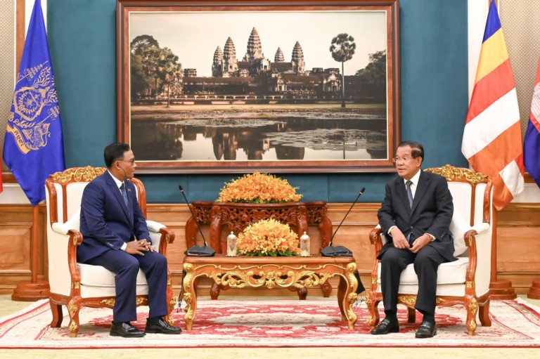 ​សម្តេច​តេជោ ហ៊ុន សែន អនុញ្ញាត​ឱ្យ ឯកឧត្ដម Kyaw Soe Min ឯកអគ្គរដ្ឋទូត​សាធារណរដ្ឋ​សហភាព​មី​យ៉ាន់​ម៉ា ចូលជួប​សម្ដែង​ការគួរសម និង​ពិភាក្សា​ការងារ ឯកអគ្គរដ្ឋទូត​សាធារណរដ្ឋ​សហភាព​មី​យ៉ាន់​ម៉ា ចូលជួប​សម្ដែង​ការគួរសម និង​ពិភាក្សា​ការងារ​