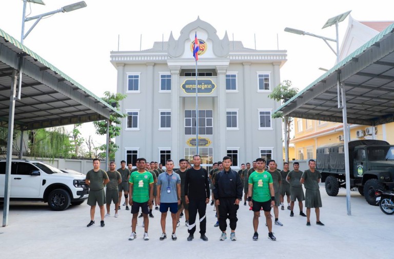 កម្លាំង​កងរាជអាវុធហត្ថ​រាជធានី​ភ្នំពេញ តាម​បណ្តា​ខណ្ឌ​ទាំង​១៤ បាន​ចាប់ផ្តើម​អនុវត្ត​របៀប​ហាត់ប្រាណ​តាមបែប​ថ្មី​ជា​ប្រចាំ​ថ្ងៃ ដើម្បី​សុខភាព កាយសម្បទា​រឹងមាំ រហ័សរ​ហួន