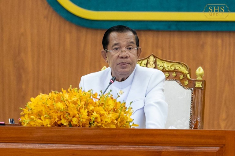 ​សម្តេច​តេជោ ហ៊ុន សែន អញ្ជើញ​បើក​សម័យប្រជុំ​ព្រឹទ្ធ​សភា​លើក​ដំបូង​សម្រាប់​នីតិកាល​ទី​៥ ក្រោម​ព្រះរាជាធិបតីភាព​ដ៏​ខ្ពង់ខ្ពស់​បំផុត របស់​ព្រះករុណា ព្រះបាទ​សម្តេចព្រះ​បរមនាថ នរោត្តម សីហ​មុនី ព្រះមហាក្សត្រ​នៃ​ព្រះរាជាណាចក្រ​កម្ពុជា​