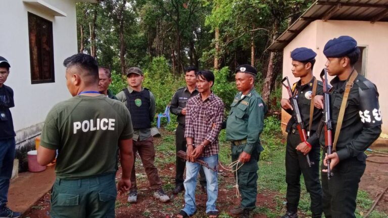 ឃត់ខ្លួនជ​ន​ស្មាន់​កាំភ្លើង ករណី​បាញ់ប្រហារ​ស្រី្ត​ម្នាក់ និង​ង​បង្ក​របួសស្នាម​កុមារី​ម្នាក់​