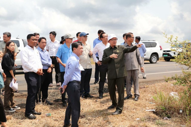 ​ឯកឧត្តម​បណ្ឌិត អ៊ាង សុផល្លែត រដ្ឋមន្ត្រី​ក្រសួង​បរិស្ថាន​ចុះ​ពិនិត្យ​ស្ថានភាព​ការសាងសង់​ស្ថានីយ៍​បណ្តុះ​កូនឈើ​ថ្នាក់​តំបន់ ដែល​ជា​ស្ថានីយ៍​ខ្នាត​ធំ​ដំបូង​បំផុត​ក្នុងប្រទេស​កម្ពុជា​ដែល​មាន​សមត្ថភាព​ផលិត​កូនឈើ​បាន​ចំនួន​១.២០០.០០០(​មួយ​លាន​ពីរ សែន​)​ដើម​ក្នុង​មួយឆ្នាំ​