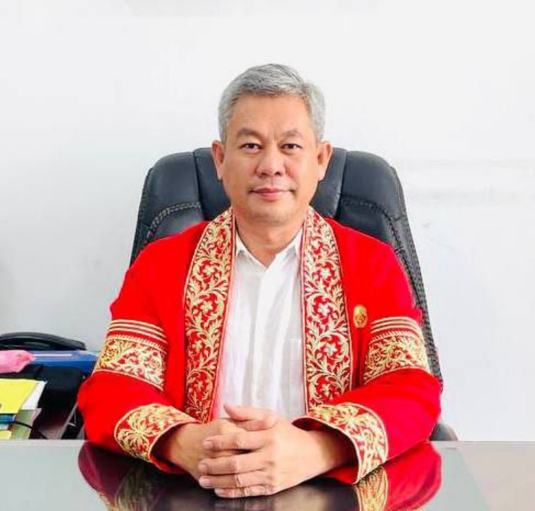 ​លោក ហោ គន្ធា ប្រធាន​សមាគម​អភិវឌ្ឍន៍​វិជ្ជាជីវៈ​អ្នកសារព័ត៌មាន​កម្ពុជា សូម​គោរព​ជូនពរ ឯកឧត្ដម លឹម សុគន្ថា អគ្គ​ព្រះ​រាជ្ញារ​ង នៃ​អយ្យការ​អម​សាលាឧទ្ទរណ៍​រាជធានី​ភ្នំពេញ និង​លោកជំទាវ ព្រមទាំង​ក្រុមគ្រួសារ ក្នុងឱកាស​អបអរសាទ​រ ពិធី​បុណ្យចូលឆ្នាំ​ប្រពៃណី ចិន វៀតណាម​