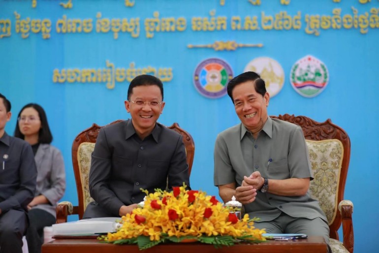 រដ្ឋមន្ត្រីក្រសួង​ឧស្សាហកម្ម និង​អភិបាល​រាជធានី​ភ្នំពេញ អញ្ជើញ​ផ្សព្វផ្សាយ​ការចុះ​ឈ្មោះ​តាម​ថ្នាល​ឌីជីថល ចុះ​ឈ្មោះ​អ្នកសេដ្ឋកិច្ច​ក្រៅ​ប្រព័ន្ធ​នៅ​រាជធានី​ភ្នំពេញ​
