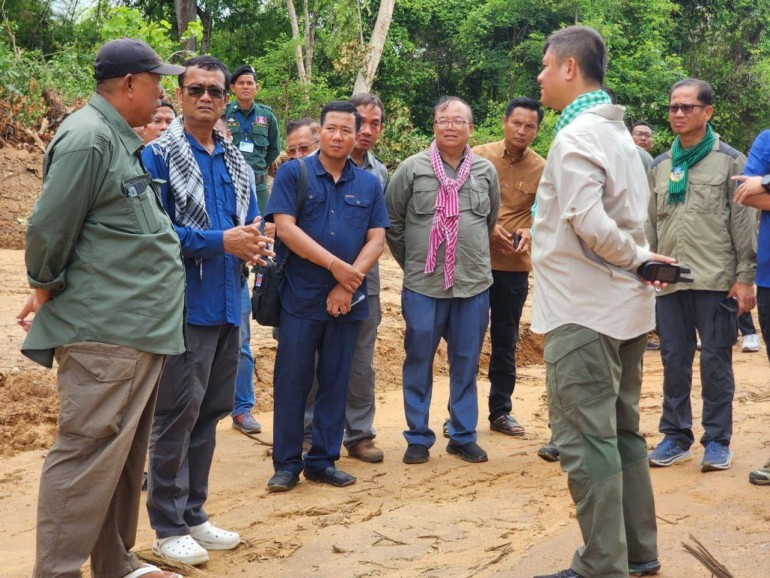 ឯកឧត្តម ង៉ូវ បូរី​ណា រដ្ឋលេខាធិការ បាន​ចូលរួម​ពិនិត្យ​ទីតាំង​កម្មវិធី​ផ្ដល់​ដី​ការពារ​ព្រៃ ដើម្បី​រួមគ្នា​អភិវឌ្ឍ​ដោយ​ចីរភាព ក្នុងស្រុក​សេ​សាន ខេត្ត​ស្ទឹងត្រែង​