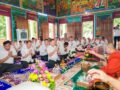 ឧត្តមសេនីយ៍ឯក រ័ត្ន ស្រ៊ាង នាំ​ទេយ្យទាន​ប្រគេន​ព្រះសង្ឃ​ក្នុងឱកាស​វេន​កាន់​បិណ្ឌ ចំនួន​០២​វត្ត ក្នុង​សង្កាត់​ព្រែកកំពឹស ខណ្ឌដង្កោ​!
