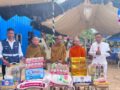 តំណាង​អង្គភាព​រដ្ឋា​រស្មី​ស្ទឹងត្រង់ និង តំណាង​អង្គការ​ចីរភាព​បរិស្ថាន​កម្ពុជា ព្រមទាំង ព្រះ​តេជគុណ ឆាយ សុភារៈ (​គ្រូសូត្រ​ឆ្វេង​) និង ព្រះ​តេជគុណ សុខ សាវិន (​គ្រូសូ​ត្រស្តាំ​) ដែល​ជា​តំណាង ព្រះគ្រូ ហែម អ៊ឺន ព្រះចៅអធិការ​វត្ត​អង្គ​ក្តី និង ព្រះគ្រូ​សាធុ​សីល​វឌ្ឍន៍ ឈៀង គន ព្រះចៅអធិការ​វត្ត​ដំណាក់​ពង្រ បាន​ដឹកនាំ​នាំយក​បច្ច័យ និង​ទ័យ​ទាន​មួយចំនួនធំ នាំយក​បច្ច័យ និង​ទេយ្យទាន​មួយចំនួនធំ ដើម្បី​ចូលរួម​រំលែក​ទុក្ខ​យ៉ាង​ក្រៀមក្រំ​បំផុត ជាមួយ​គ្រួសារ​សព ឧបាសិកា ទែន ផា ដែល​បាន​ទទួលមរណភាព ដោយ​រោគ​ជរាពាធ​