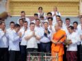 ឧត្តមសេនីយ៍ឯក រ័ត្ន ស្រ៊ាង និង​មន្ត្រីក្រោមឱវាទ អញ្ជើញ​ចូលរួម​កាន់បិណ្ឌ​ទី​៧ នៅ​វត្ត​ព្រះ​បារមី​វង្កត​បុរី​!