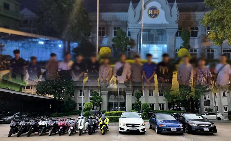 ​រថយន្ត និង​ម៉ូតូ ១៧​គ្រឿង កែច្នៃ​បំពង់​ស៊ី​ម៊ាំង បង្ក​សម្លេង​រំខាន​ដល់​ពលរដ្ឋ ត្រូវបាន អាវុធហត្ថ​រាជធានី​ភ្នំពេញ នាំយក​ទៅ​អប់រំ​!